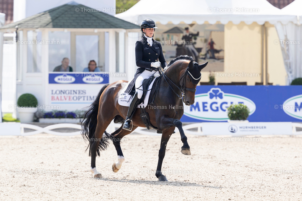 TH_31-RICHTER Leonie (GER)_ Be Sure FRH_31006 | Longines Balve Optimum 2025 am 14.06.25 in Balve, Schloss Wocklum, 31RICHTER Leonie (GER), Be Sure FRH