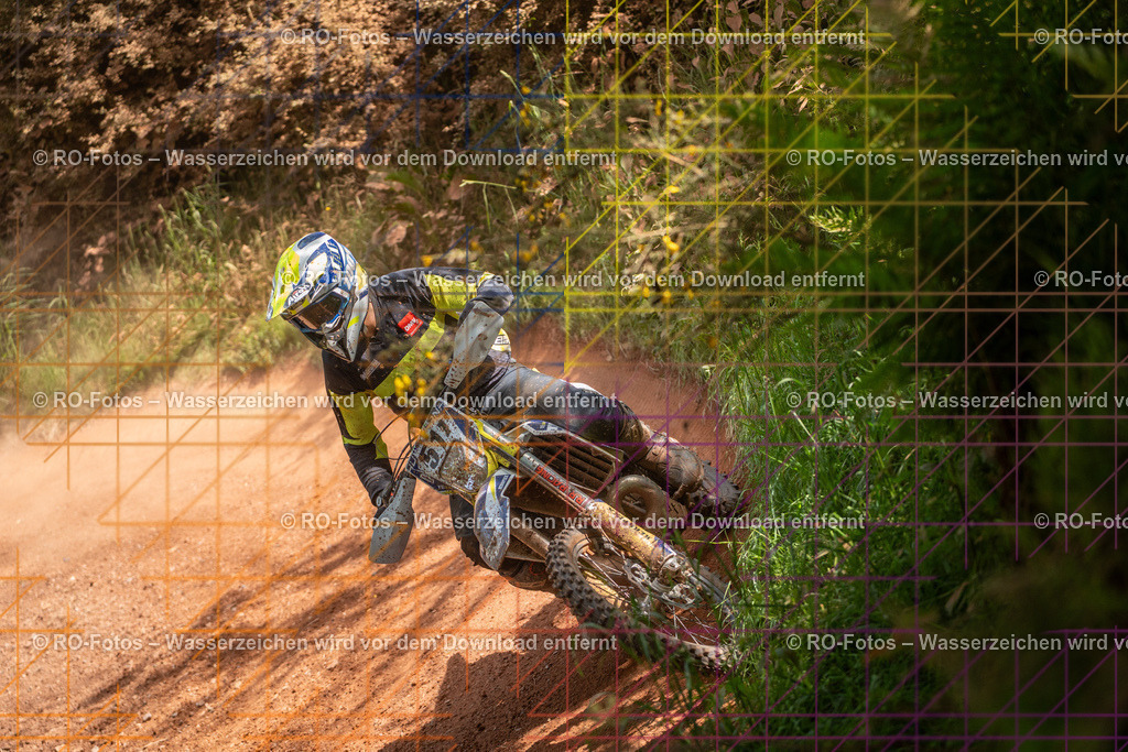 Wolfshausen 5 Lauf -356 | Sportfotografie von RO-Fotos: Motorsport, Motocross, Enduro, Laufveranstaltungen und Triathlon. Professionelle Fotos von Sportlern und Events. - Realisiert mit Pictrs.com