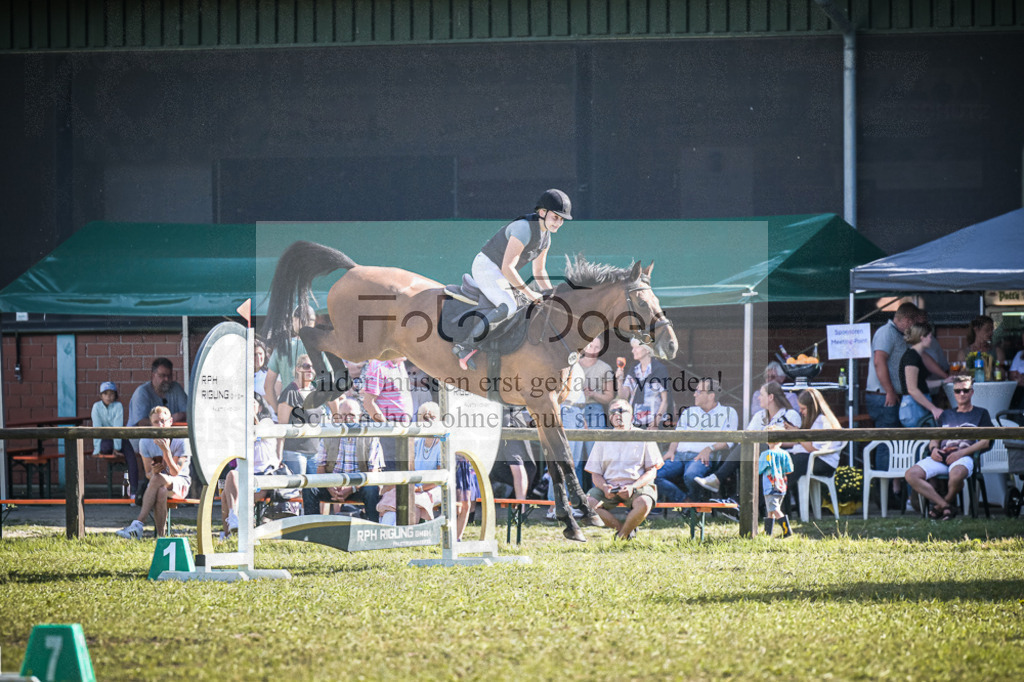 DOS_0878 | Entdecke hochwertige Reitturnierfotos von Foto Oger. Professionell, emotional und authentisch – jetzt Lieblingsmomente im Shop bestellen.Deutschlandweite Turnierfotografie. - Realisiert mit Pictrs.com