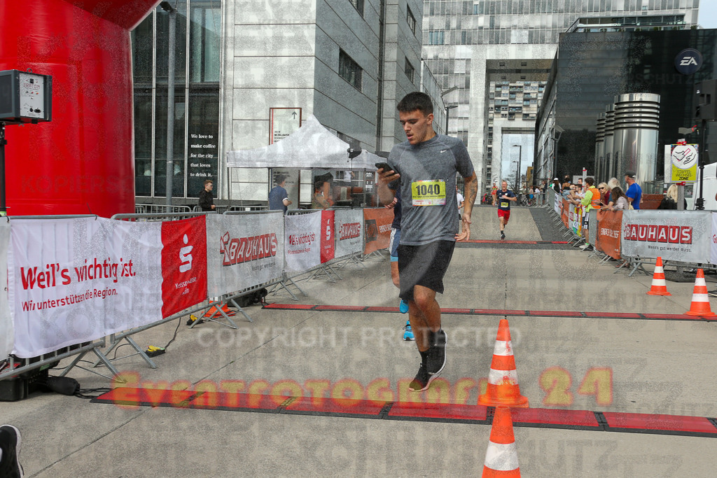 250920_1323_EX1_4257 | Sportfotografie im Rhein-Sieg Kreis, Köln, Bonn, NRW, Rheinland Pfalz, Hessen, etc. Unser Tätigkeitsfeld umfasst den Laufsport vom Volkslauf über den Marathon, Duathlon, Triathon bis zum Ultralauf wie Kölnpfad Ultra oder Schindertrail.