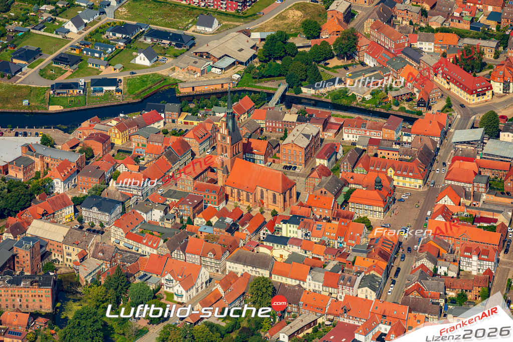 Marktplatz Grabow Bild- Das Luftbild wurde 2025 vom UL-Flugzeug heraus erstellt ( keine Drohne bzw. Drohnenaufnahme ) - Hochauflösende Luftaufnahme -Nicht vergleichbar mit Google Maps oder Satelittenbilder- Die Geschenkidee !Mit Lizenz und Bildrechte bestellbar - CC