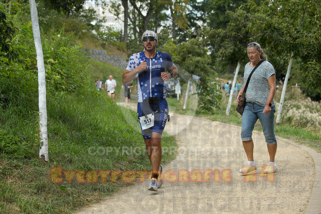 250824_1348_EX1_3757 | Sportfotografie im Rhein-Sieg Kreis, Köln, Bonn, NRW, Rheinland Pfalz, Hessen, etc. Unser Tätigkeitsfeld umfasst den Laufsport vom Volkslauf über den Marathon, Duathlon, Triathon bis zum Ultralauf wie Kölnpfad Ultra oder Schindertrail.