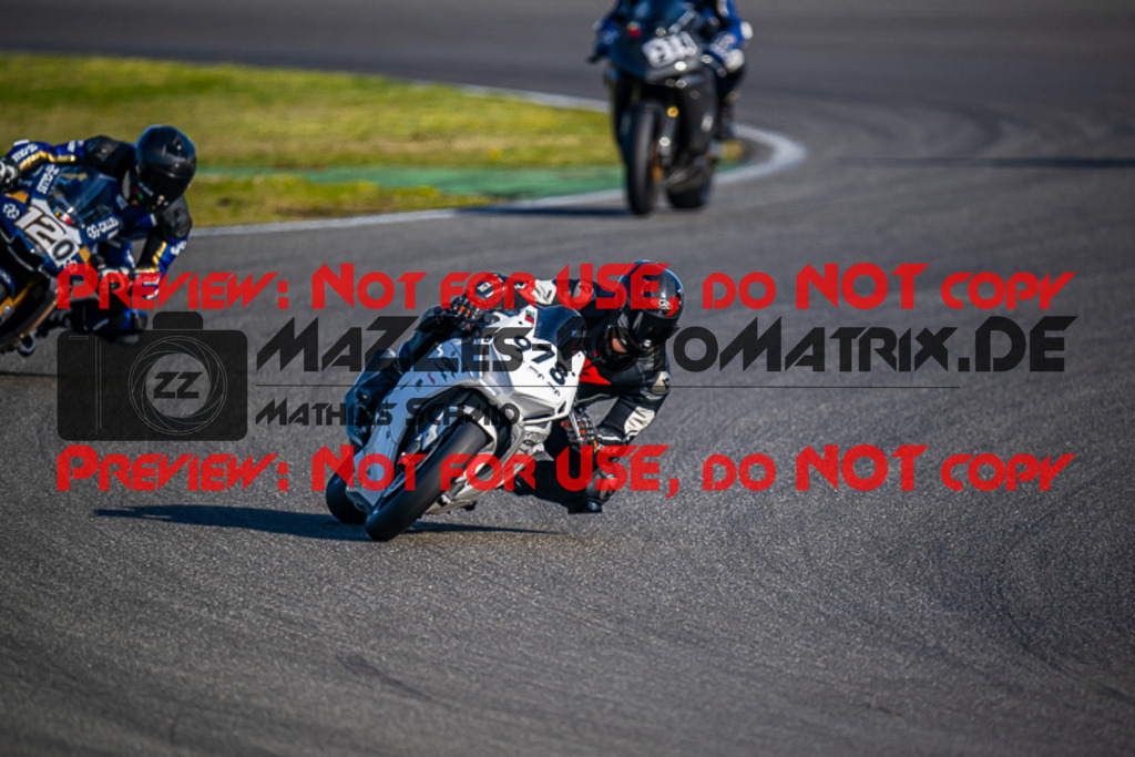 MaZZes_FotoMatrix_230410_1535 | ROT