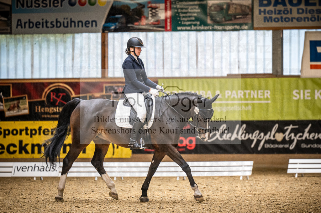 DOS_0093 | Entdecke hochwertige Reitturnierfotos von Foto Oger. Professionell, emotional und authentisch – jetzt Lieblingsmomente im Shop bestellen.Deutschlandweite Turnierfotografie. - Realisiert mit Pictrs.com
