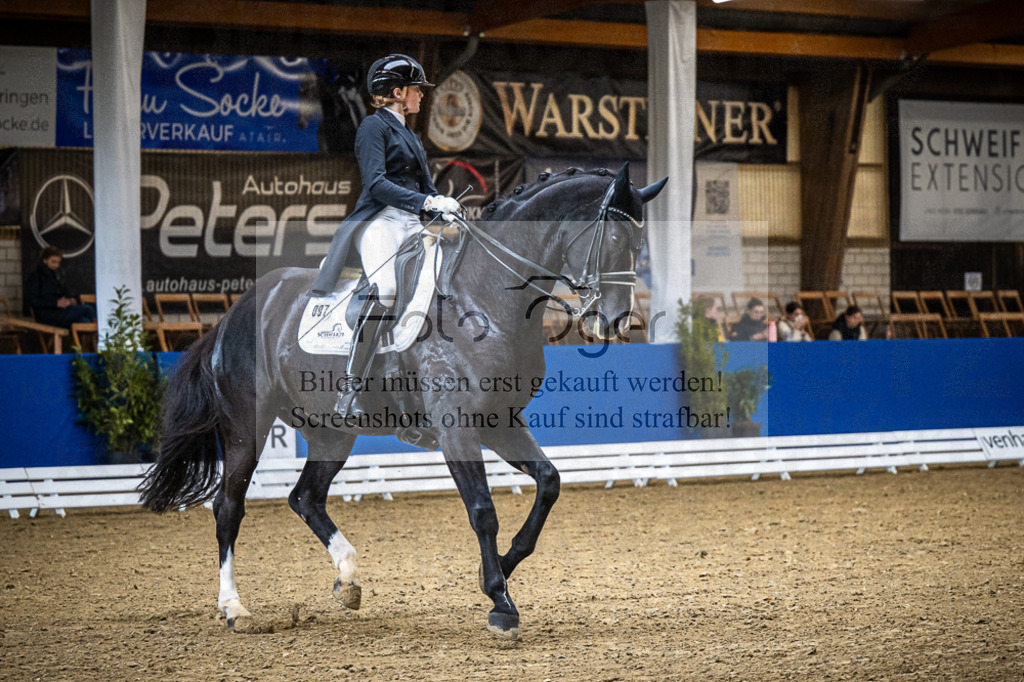 DOS_0474 | Entdecke hochwertige Reitturnierfotos von Foto Oger. Professionell, emotional und authentisch – jetzt Lieblingsmomente im Shop bestellen.Deutschlandweite Turnierfotografie. - Realisiert mit Pictrs.com