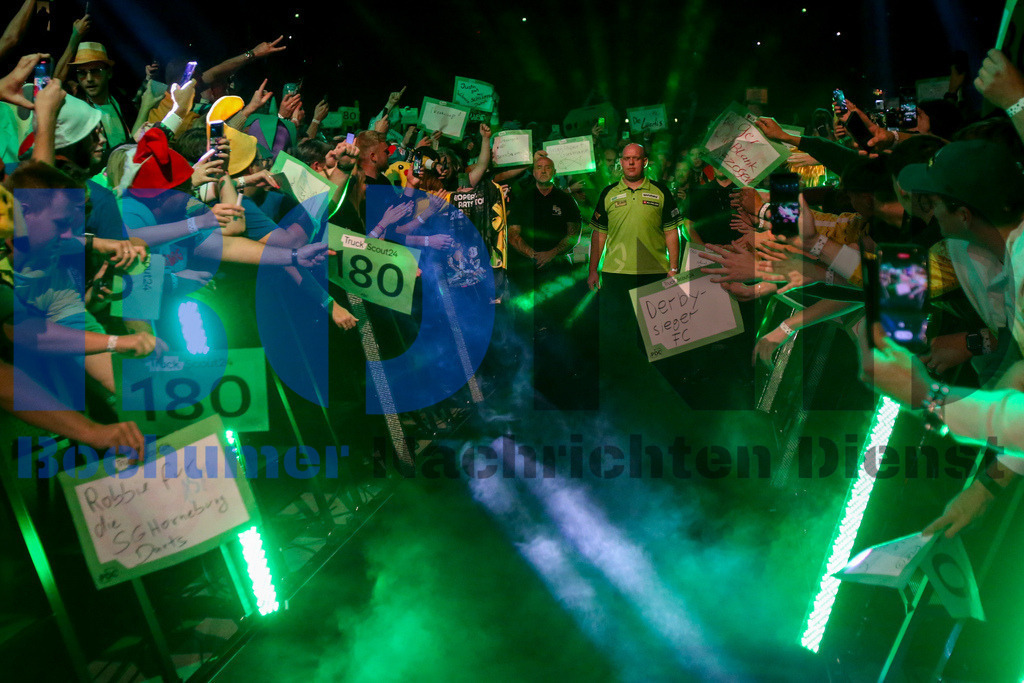  28.10.2023 - 
 | Sebastian Sendlak / Bochumer Nachrichtendienst (BOND) - PDC European Darts Championship: Achtelfinale - Realisiert mit Pictrs.com