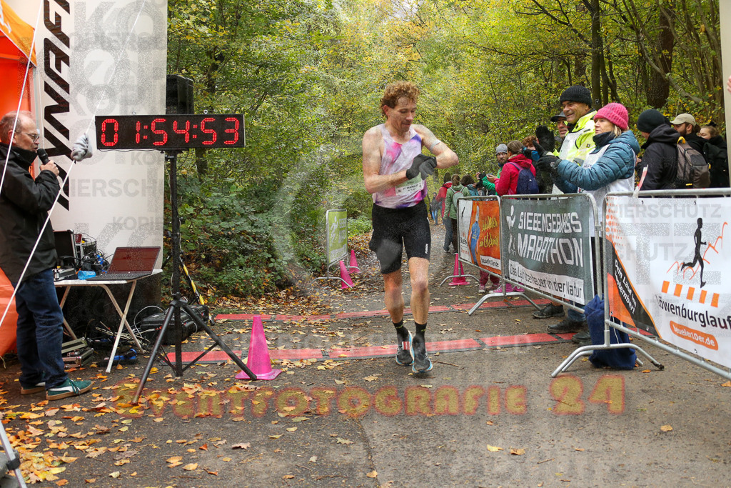 251026_1156_EX1_9792 | Sportfotografie im Rhein-Sieg Kreis, Köln, Bonn, NRW, Rheinland Pfalz, Hessen, etc. Unser Tätigkeitsfeld umfasst den Laufsport vom Volkslauf über den Marathon, Duathlon, Triathon bis zum Ultralauf wie Kölnpfad Ultra oder Schindertrail.