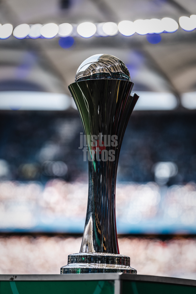 Fußball | Frauen | Saison 2024/2025  | DFB-Pokal der Frauen | Halbfinale | Hamburger SV vs. Werder Bremen | 23.03.2025 | Der DFB Pokal der Frauen Trophäe