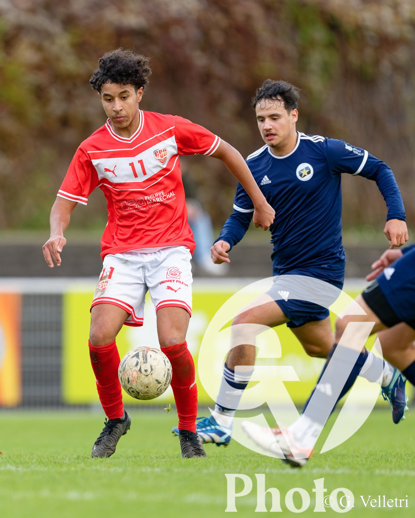 2e ligue - CS Chênois 2 - Etoile Carouge FC 2 |  durant le match de 2e ligue entre CS Chênois 2 et Etoile Carouge FC 2 au Stade des Trois-Chêne à Chêne-Bourg, Switzerland