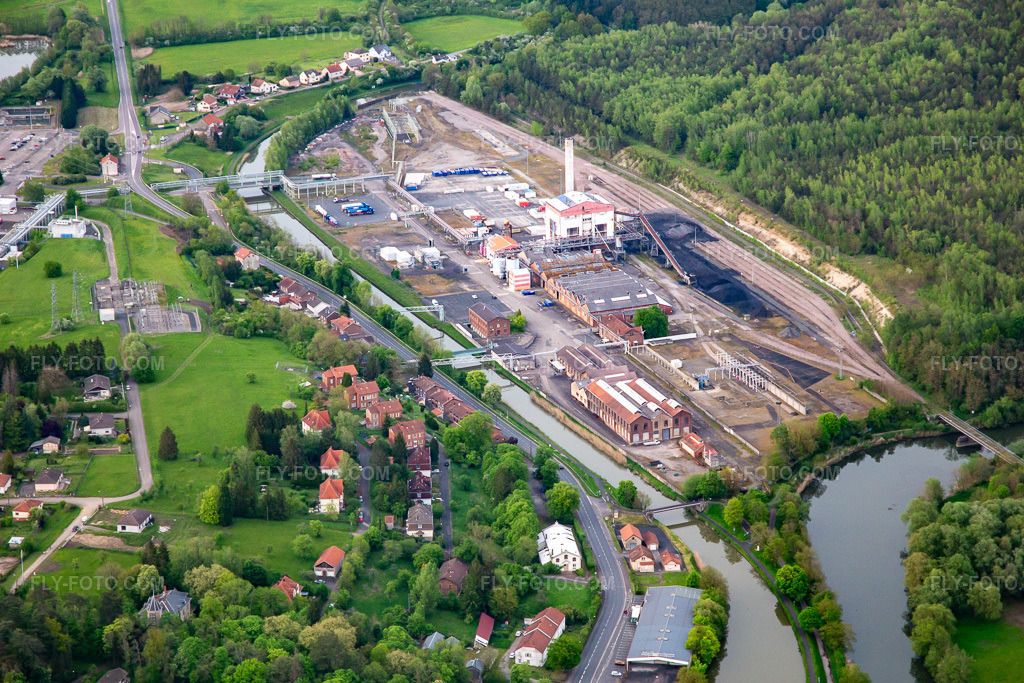 Aerial view: Industrial Estate Rue Ernest Solvay in Willerwald in the state Moselle, France. – Photo: IMG_140520.jpg taken on 04/30/2024 by Werner Riehm/FLY-FOTO.com – Resolution of the original: 5283 x 3522 px