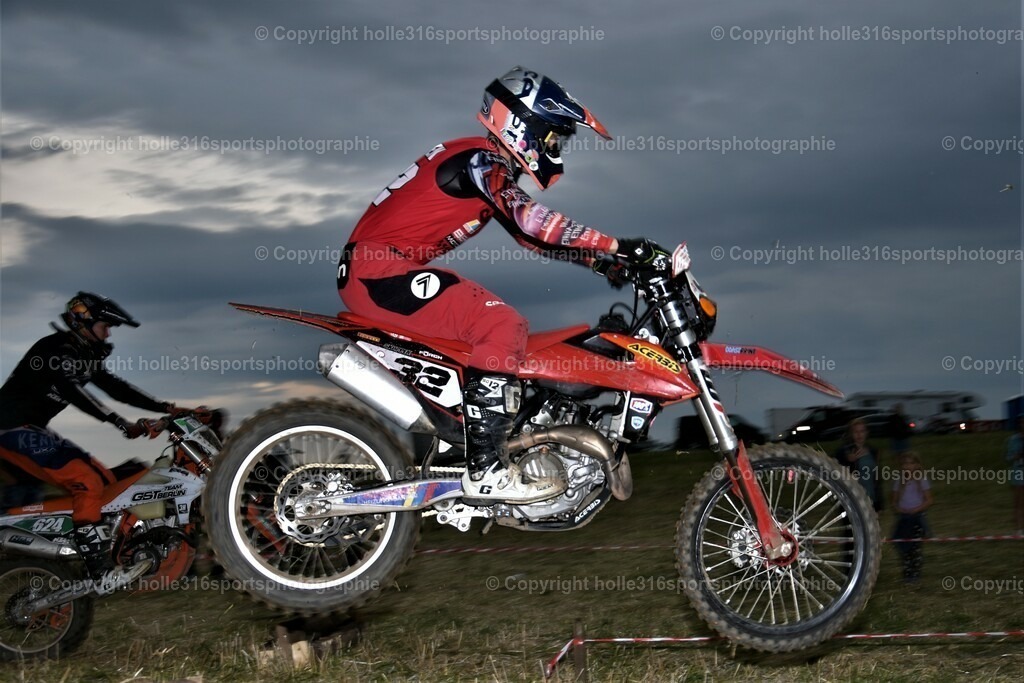 DSC_0295_01 (2) | Sportfotografie , Motorsport, Motoross, Reitsport, Mointainbike, Enduro,
Landschaft , Outdoor, Eventfotografie, Landschaft, Bilder online bestellen - Realisiert mit Pictrs.com