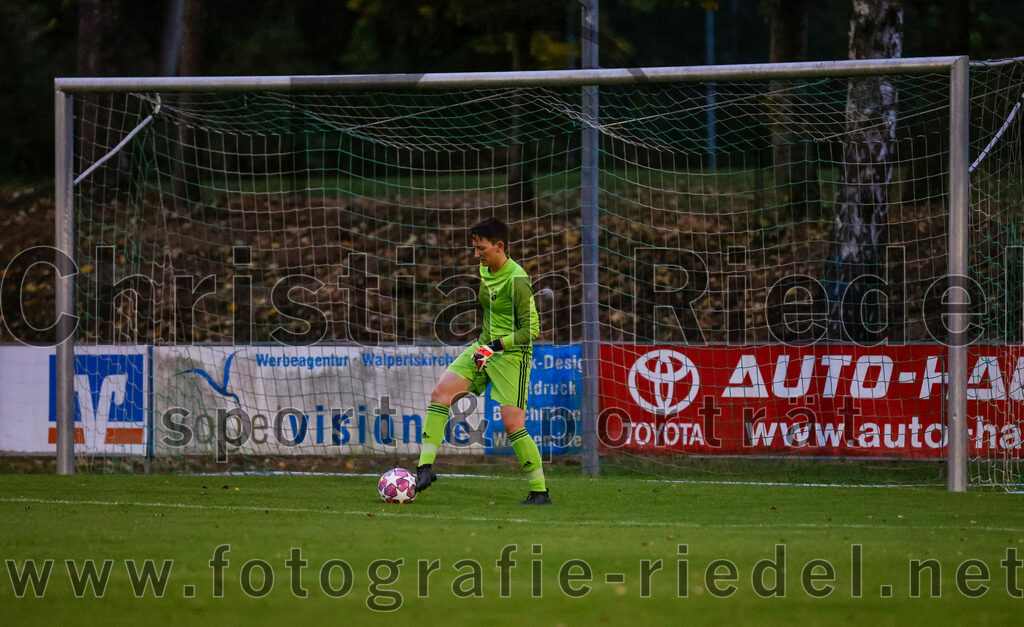 2023-10-21_030_FC_Forstern_gegen_FC_Ezelsdorf | Forstern, Deutschland, 21.10.2023:
Fußball, Frauen Bayernliga 2023 / 2024, 8. Spieltag, FC Forstern gegen FC Ezelsdorf, Endergebnis: 2:1

Torfrau Amelie Bauer (FC Ezelsdorf, #1)

Foto: Christian Riedel / fotografie-riedel.net