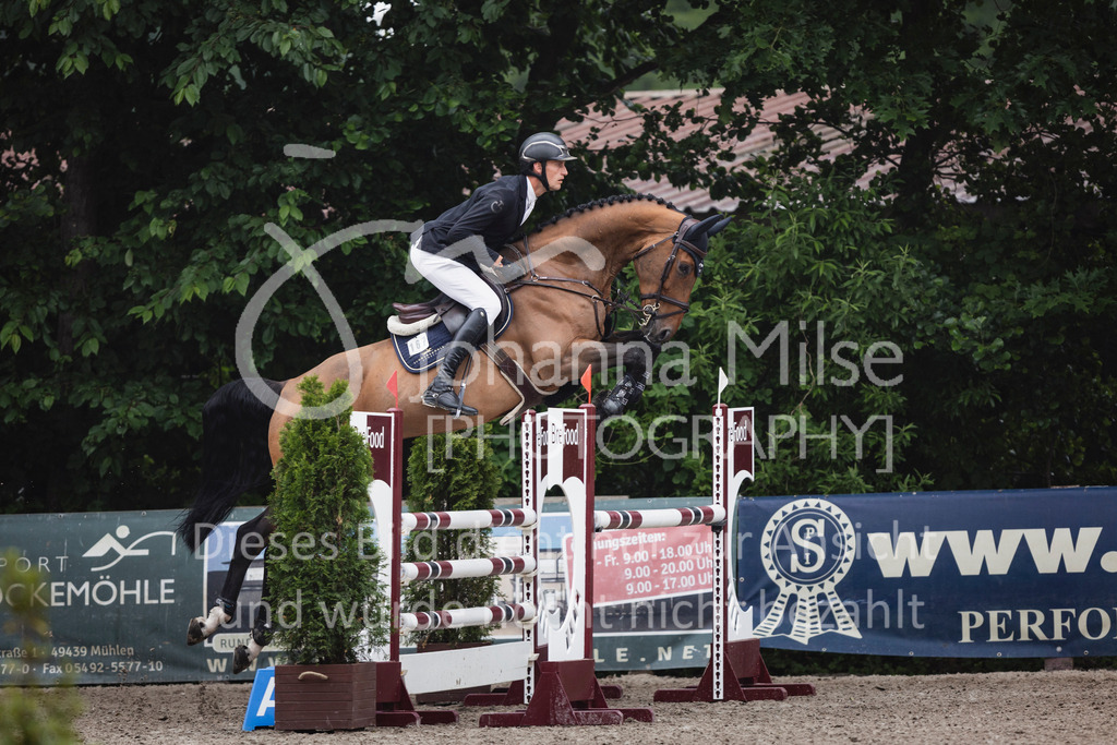 250610_Mühlen_SprPf-L1-340 | Deine schönsten Turniermomente als professionelle Fotos! Entdecke hochwertige Pferdesport-Fotografie im Online-Shop. Jetzt Fotos finden & bestellen!