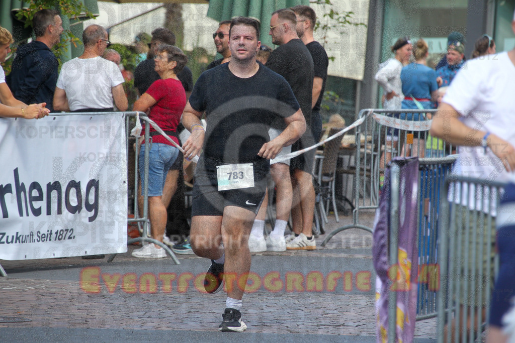 250824_1526_EV4_2870 | Sportfotografie im Rhein-Sieg Kreis, Köln, Bonn, NRW, Rheinland Pfalz, Hessen, etc. Unser Tätigkeitsfeld umfasst den Laufsport vom Volkslauf über den Marathon, Duathlon, Triathon bis zum Ultralauf wie Kölnpfad Ultra oder Schindertrail.