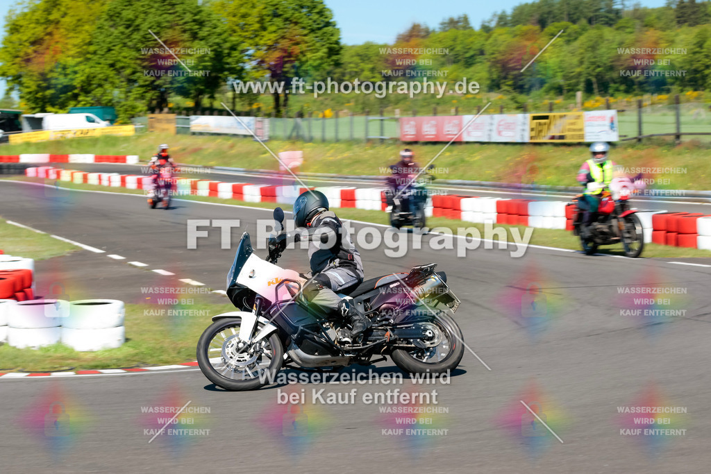 Moto-TeamOBK-21738 | Hier findet Ihr Bilder von Touristenfahrten auf der Nürburgring Nordschleife oder von anderen Veranstaltungen die ich besucht habe. Viel Spass beim Durch Schauen 