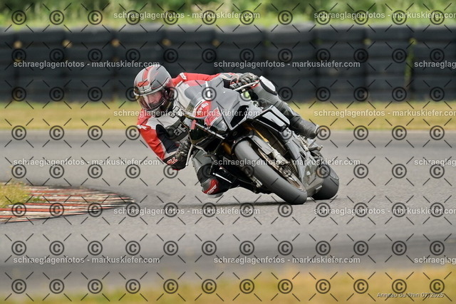 25bt05-1290 | markuskiefer.com - Realisiert mit Pictrs.com