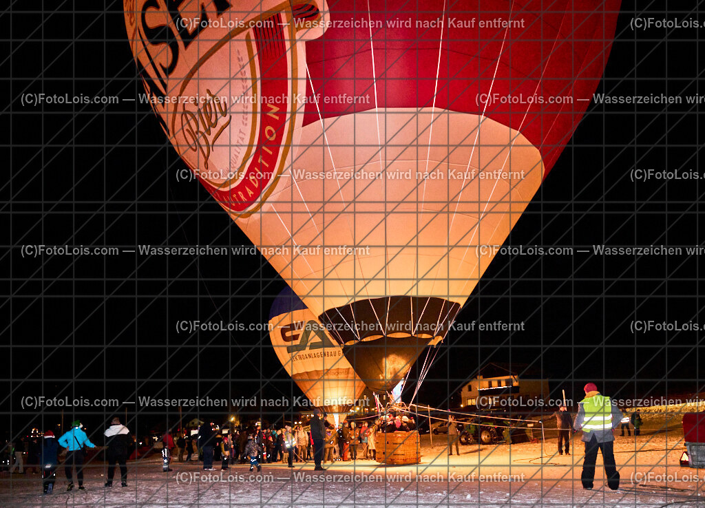 ALP5288_Nacht der Ballone_Ballonclub Oetscherland | NACHT DER BALLONE in Lackenhof am Ötscher, Sa 28. Dezember 2024.Mit einer Schauübung der Bergrettung Lackenhof, dem Ballonclub Ötscherland und den Gaminger Ötscherteufeln unter Zusammenarbeit mit der FF Lackenhof, dem Musikverein, dem Pensionistenverband, dem CampingClub, der Schirmbar und Konditorei Czihak, der Fuchswaldhütte und der Pizzeria Venezia, die für die Verköstigung sorgten, sowie der Ötscherliftgesellschaft, der Gemeinde Gaming und dem Ötscher-Tourismusverband.