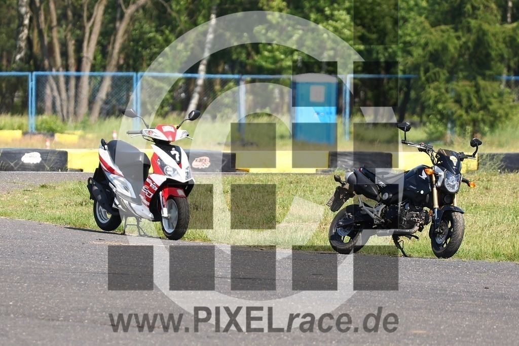 social-20240605_37244 | Schöne Erinnerungen an spannende Momente - das festzuhalten ist unser Job. PIXELrace.de ist seit 2003 auf den Rennstrecken Europas unterwegs um die Action draußen beim Fahren und die wunderbare Stimmung imm Fahrerlager für euch einzufangen.