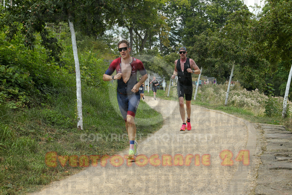 250824_1344_EX1_3486 | Sportfotografie im Rhein-Sieg Kreis, Köln, Bonn, NRW, Rheinland Pfalz, Hessen, etc. Unser Tätigkeitsfeld umfasst den Laufsport vom Volkslauf über den Marathon, Duathlon, Triathon bis zum Ultralauf wie Kölnpfad Ultra oder Schindertrail.