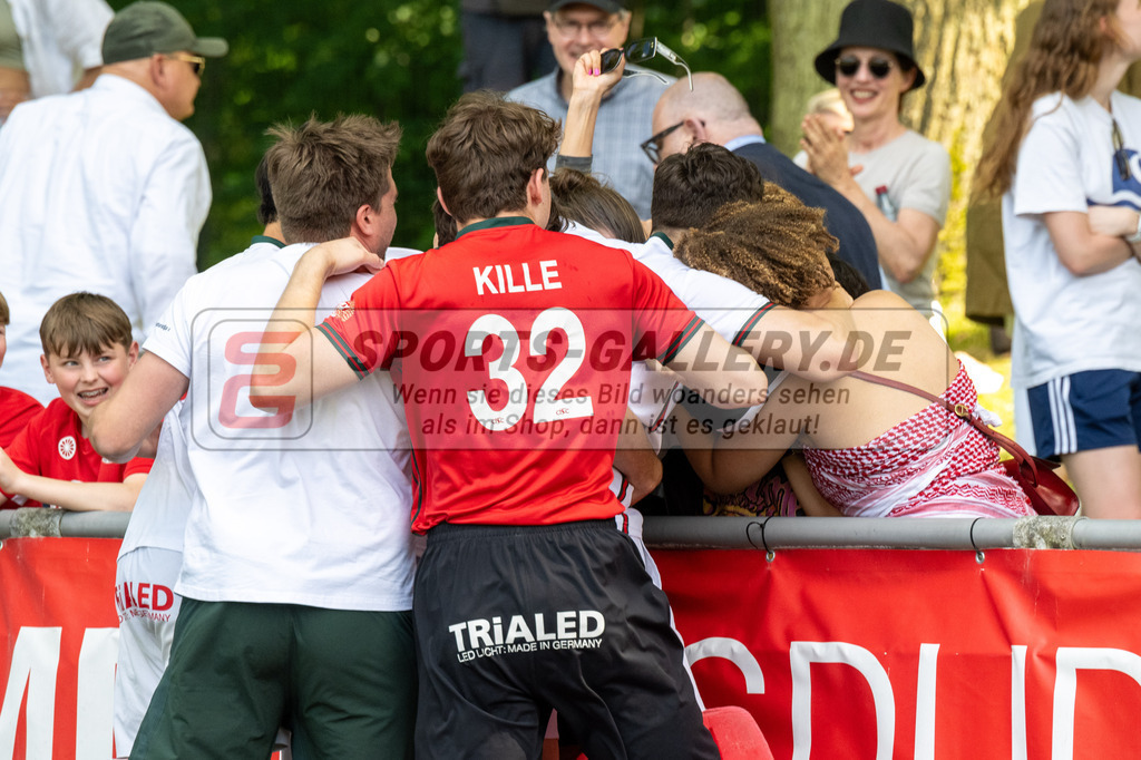 SFE_20240511_0216 | Krefeld, Deutschland, 11.05.2024: Onyekwue NnaJi (Crefelder HTC) in Aktion waehrend des Spiels der Feldhockey 1. Bundesliga Herren zwischen Crefelder HTC - Rot Weiss Köln im Gerd-Wellen-Hockeyanlage am 11.05.2024 in Krefeld, Deutschland. (Foto von Stephan Fehrmann)

Krefeld, Germany, 11.05.2024: Onyekwue NnaJi (Crefelder HTC) in action during the game of Feldhockey 1. Bundesliga Herren between Crefelder HTC - Rot Weiss Köln in Gerd-Wellen-Hockeyanlage at 11.05.2024 in Krefeld, Deutschland. (Foto from Stephan Fehrmann)