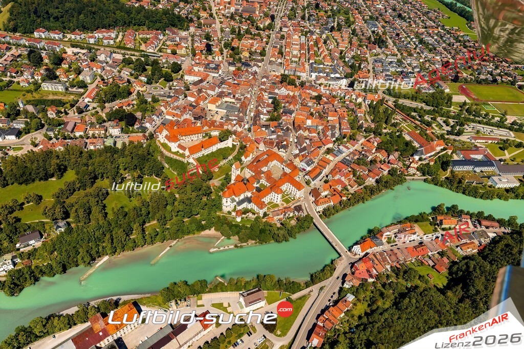 Luftaufnahme von  Füssen - Die Luftaufnahme wurde 2025 vom UL-Flugzeug heraus erstellt ( keine Drohne ) - Hochauflösende Luftaufnahme - für professionelle Ausdrucke geeignet. Die Geschenkidee !Mit Lizenz und Bildrechte bestellbar