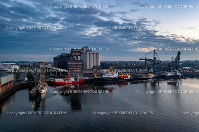 DJI_0034 | 30.09.2022 Drohnenaufnahmen Dt. Schifffahrtstag 2022 Bremen Wendebecken / Weser