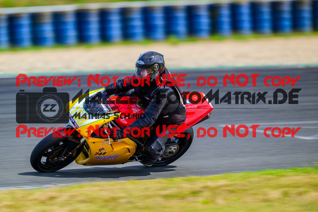 MaZZes_FotoMatrix_240725_6007705_3979 | GELB