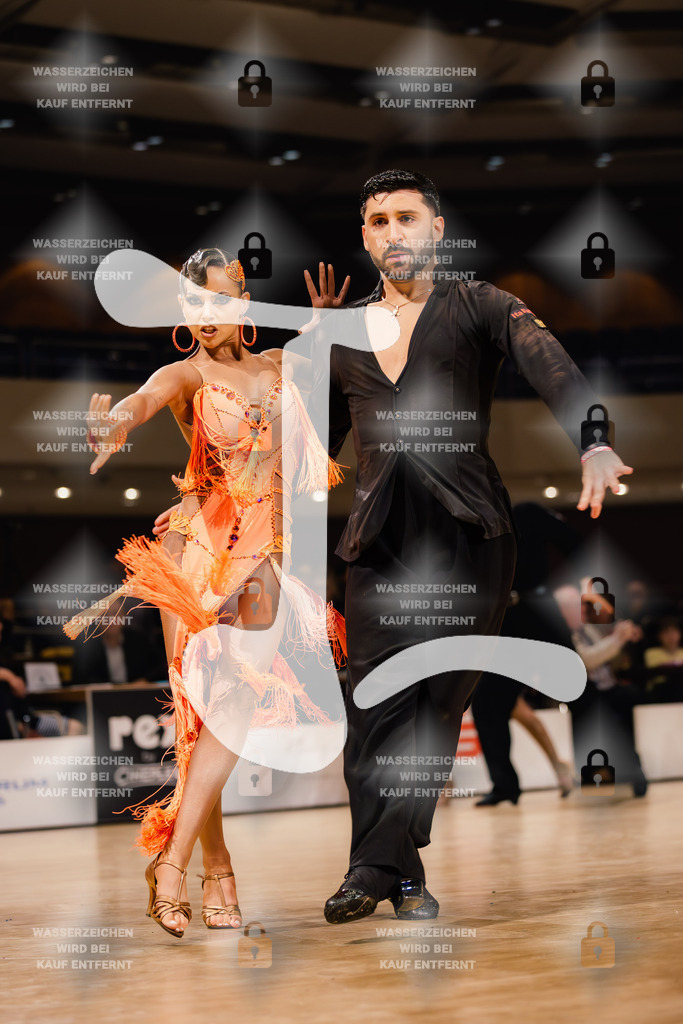 Goldstadtpokal 2025 - WDSF World Open Latin 12th (45) Alessandro Tenore _ Alice Parisini (Georgia)-2025-01-25-6335 | Webshop for digital downloads and prints of dance sport, event & show photographer Julian Link - Realisiert mit Pictrs.com