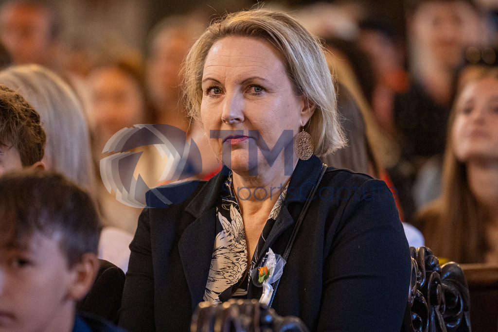 RR5M4813 | Firmung Klagenfurt-Dom 19.05.2024 8 Uhr