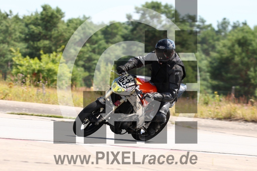 0063-20240706_02287 | Schöne Erinnerungen an spannende Momente - das festzuhalten ist unser Job. PIXELrace.de ist seit 2003 auf den Rennstrecken Europas unterwegs um die Action draußen beim Fahren und die wunderbare Stimmung imm Fahrerlager für euch einzufangen.