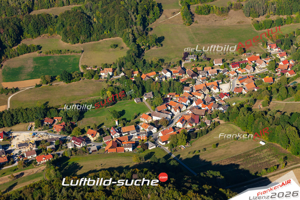 Die Luftbildaufnahme Burglesau -  wurde 2019 mittels Flugzeug (keine Drohne) erstellt. Perfekte Schärfe und Druck- Ergebnisse- Garantiert!
