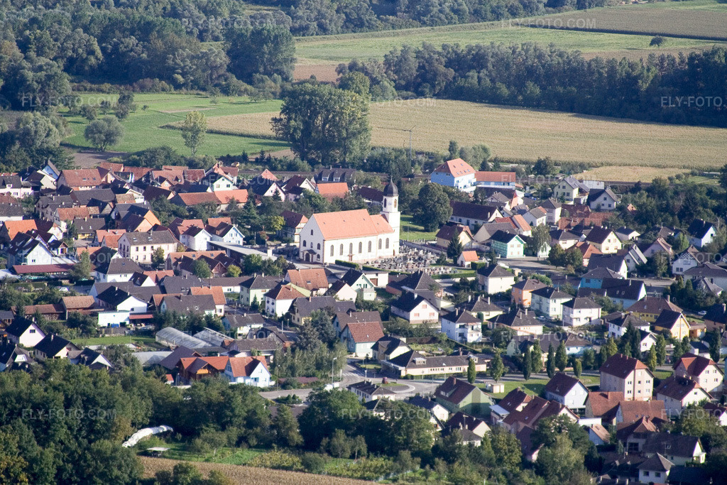 Aerial view: From the west in Mothern in the state Bas-Rhin, France.Photo: IMG_8088.jpg taken on 09/15/2007 by Werner Riehm/FLY-FOTO.comResolution of the original: 3456 x 2304 px