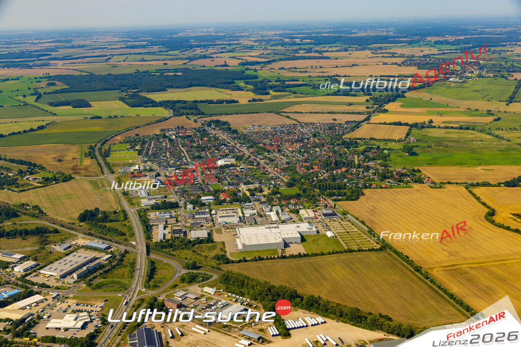 Bild der Stadt Pampow - Die Luftaufnahme wurde 2025 vom UL-Flugzeug heraus erstellt ( keine Drohne ) - Hochauflösende Luftaufnahme - für professionelle Ausdrucke geeignet. Die Geschenkidee !Hier alle&nbsp;Infos zur Lizenzierung der LuftaufnahmeWir fliegen auch dieses Jahr wieder in Ihre Region um Luftbilder zu erstellen.- Luftbild anfragen