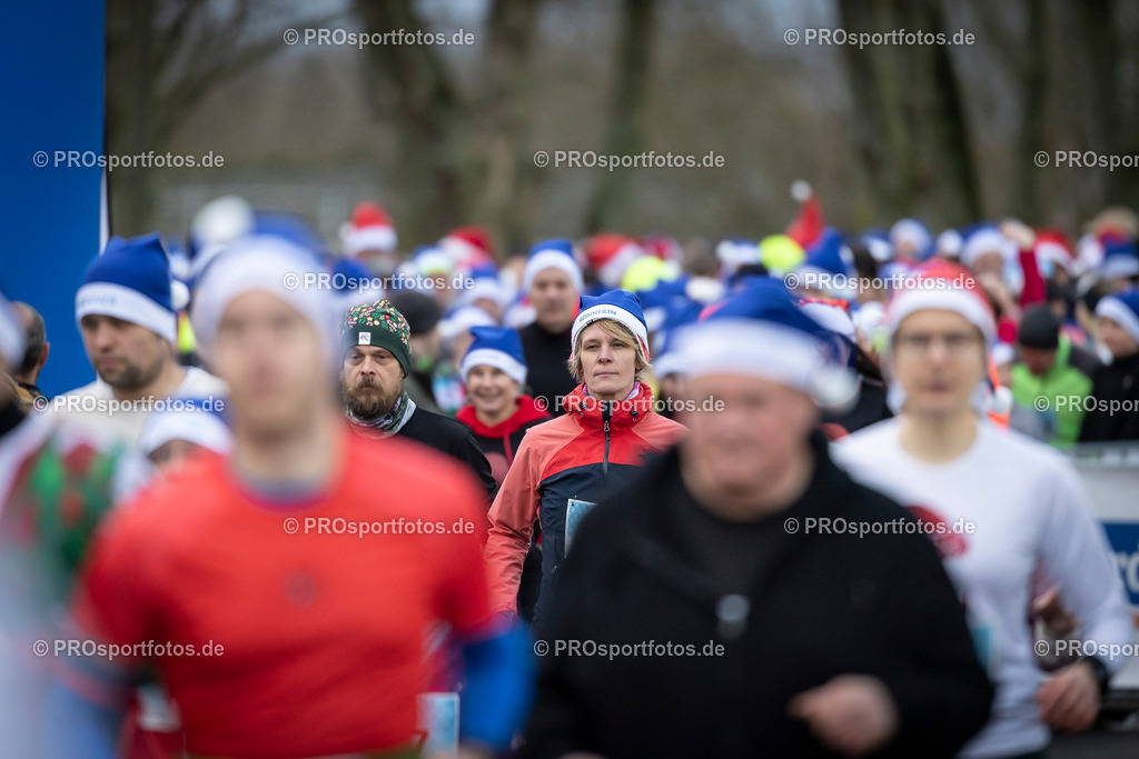 Bonner Nikolauslauf in Bonn, 08.12.2024 | Impressionen vom Bonner Nikolauslauf am 08.12.2024 in Bonn (Freizeitpark Rheinaue). Foto: BEAUTIFUL SPORTS/Axel Kohring