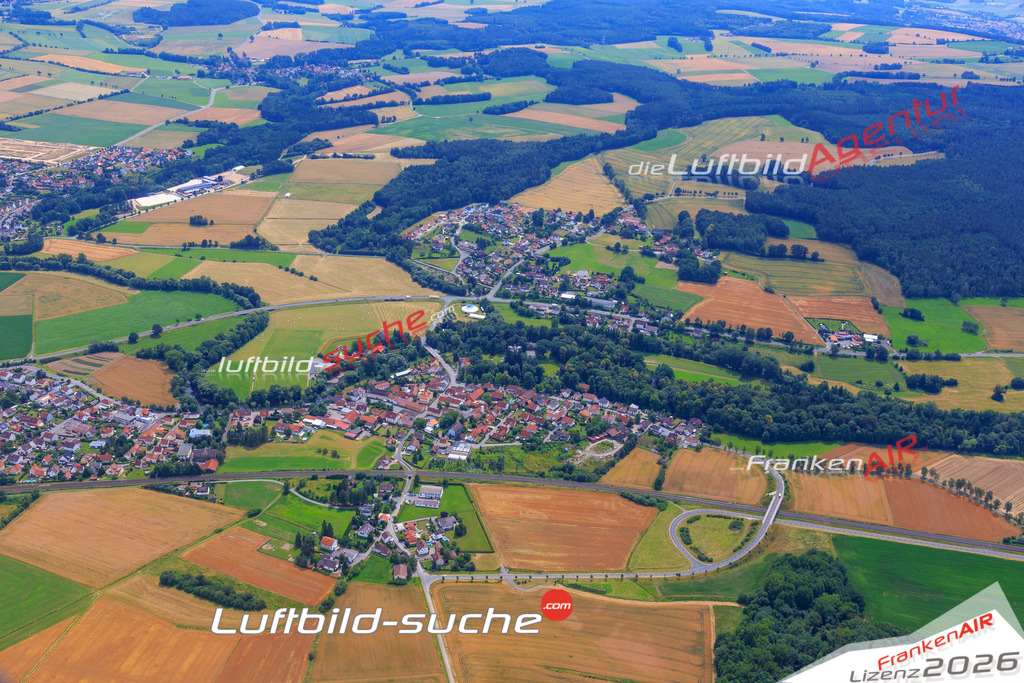 Die Luftaufnahme Oberlangenstadt - Küps wurde vom UL-Flugzeug (keine Drohne) aus fotografiert.Hohe Druck- Auflösung-die Geschenkidee!