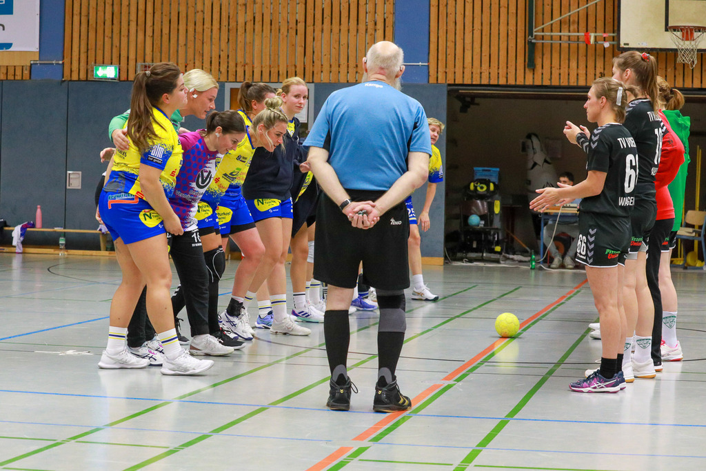 SVN_TvVoerde_021124_004 | Bildergalerie von Sport-Ereignissen aber auch von weiteren spannenden Dingen - nicht nur vom Niederrhein. In Anlehnung an den bekannten Spruch von Hanns Dieter Hüsch heißt das Motto: "Niederrhein ist überall".  - Realisiert mit Pictrs.com