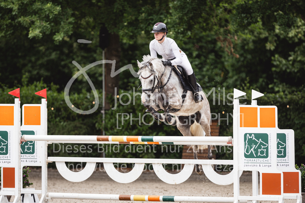 250622_Lemwerder_M2-SprmstAnf-811 | Deine schönsten Turniermomente als professionelle Fotos! Entdecke hochwertige Pferdesport-Fotografie im Online-Shop. Jetzt Fotos finden & bestellen!