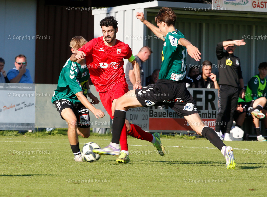 A_LUI_250925_0000012jpg | SPORT,FUSSBALL REGINALLIGA MITTE ASKOE OEDT-JUNGE WIKINGER 27.09.25 IM BILD: BUENYAMIN KARATAS (OEDT) UND CONRAD SCHOLL (JUNGE WIKINGER FOTO:FOTOLUI