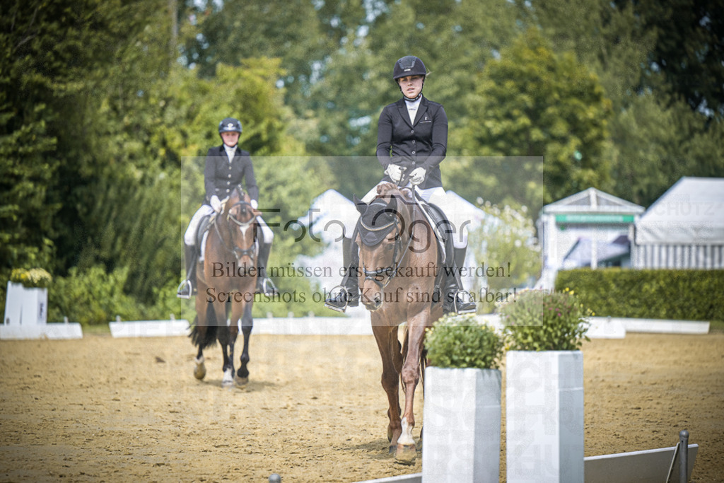 DOS_3081 | Entdecke hochwertige Reitturnierfotos von Foto Oger. Professionell, emotional und authentisch – jetzt Lieblingsmomente im Shop bestellen.Deutschlandweite Turnierfotografie. - Realisiert mit Pictrs.com