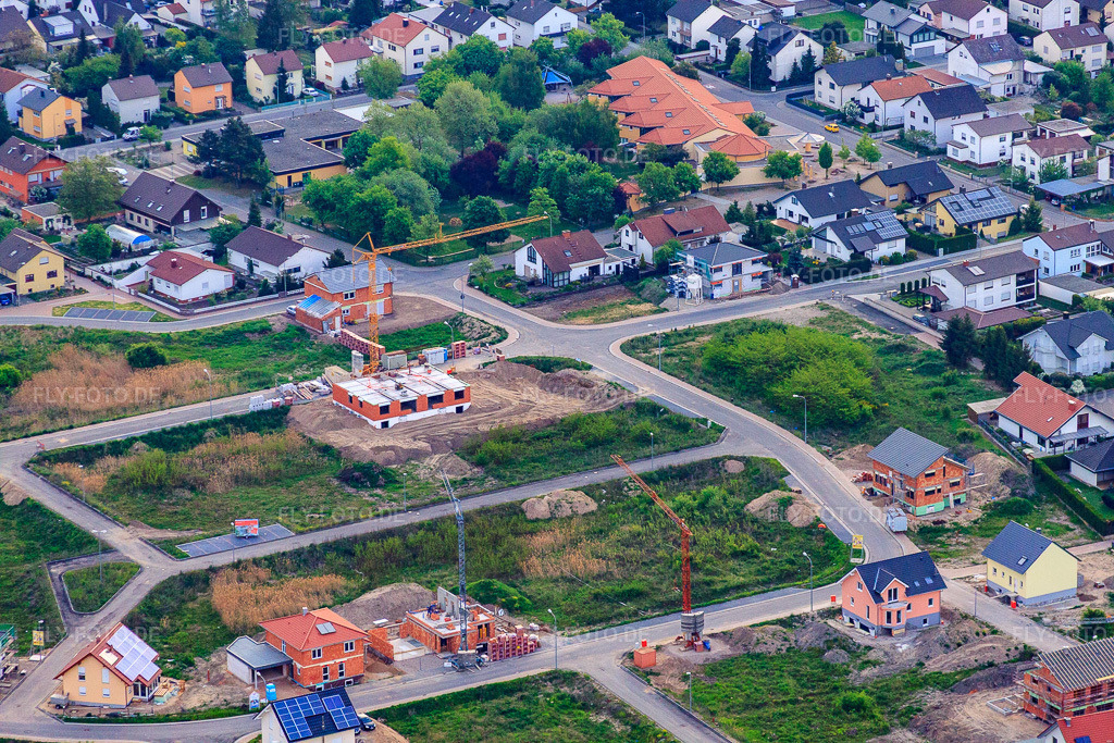 Luftbild: Neubaugebiet Amselweg in Jockgrim im Bundesland Rheinland-Pfalz in Deutschland. Foto: IMG_40358.jpg vom 24.04.2011 durch Werner Riehm/FLY-FOTO.de