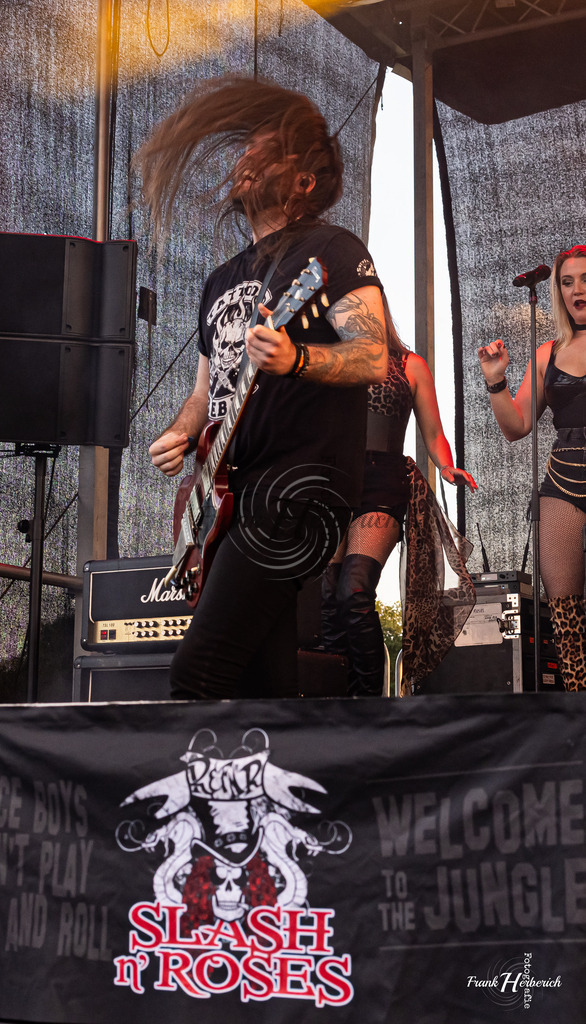 Slash n´Roses | Slash n´Roses - Realisiert mit Pictrs.com