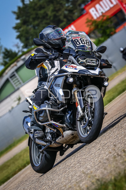 0888-260530DCB-052_888 | Deine Full-Service-Agentur für ✔️Videoproduktionen und ✔️Motorsportfotografie Jetzt Angebot anfragen!
