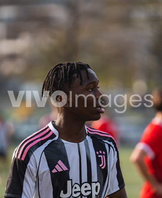 juv_lut_fmachado-0230 | Images from the Juniors B match between Juventus Academy and FC Lutry, played on 18 March 2026 in Lutry, Switzerland, featuring players, coaching staff and match action throughout the game.