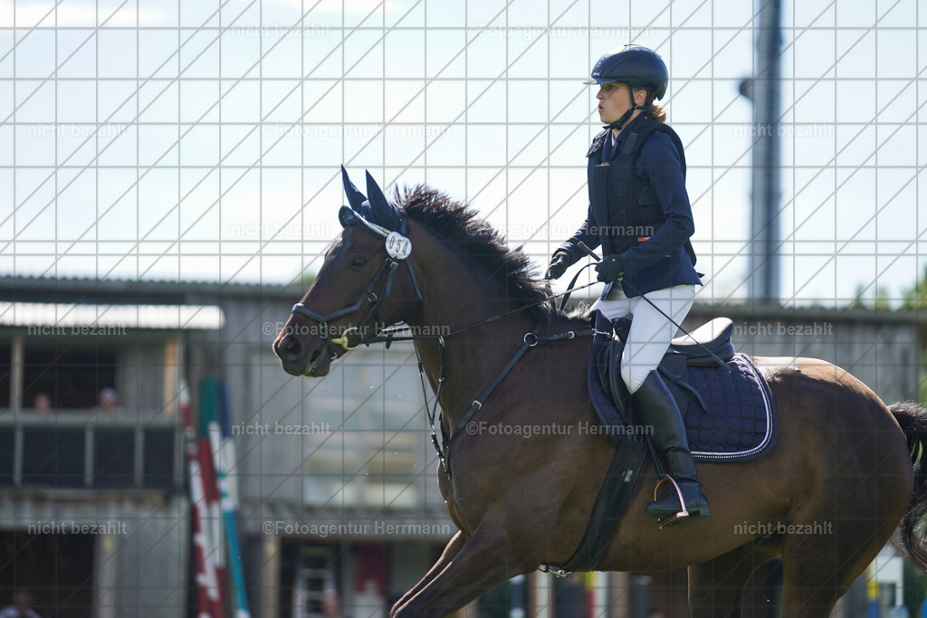 20230917-FAH09357 | Landsberg am Lech, 2023, Kaufbeuren, Kempten, Allgäu, Turnierfotografen Bayern, Fotoagentur Herrmann, Turnierbilder, Reitsport Fotos, Pferdefotograf, Augsburg, Bad Tölz, Dachau, Karlsfeld, Memmingen, Buchloe, Schwabmünchen