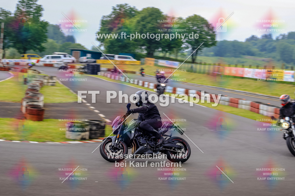 OBK-5607 | Hier findet Ihr Bilder von Touristenfahrten auf der Nürburgring Nordschleife oder von anderen Veranstaltungen die ich besucht habe. Viel Spass beim Durch Schauen 