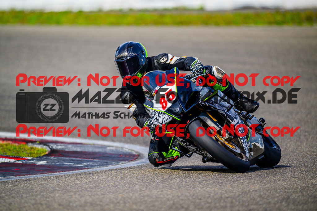 MaZZes_FotoMatrix_240911_6007705_4030 | WEISS