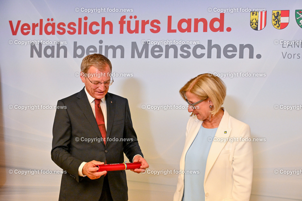 Pressekonferenz Land Ooe_ Oberoesterreich uebernimmt den Vorsitz in der Landeshauptleute-Konferenz_ 03.07.2024-65 | 03.07.2024, Linz, AUT, Pressekonferenz Land Ooe, Oberoesterreich uebernimmt den Vorsitz in der Landeshauptleute-Konferenz, im Bild Thomas Stelzer (VP, Landeshauptmann Oberoesterreich), Johanna Mikl-Leitner (VP, Landeshauptfrau Niederoesterreich)