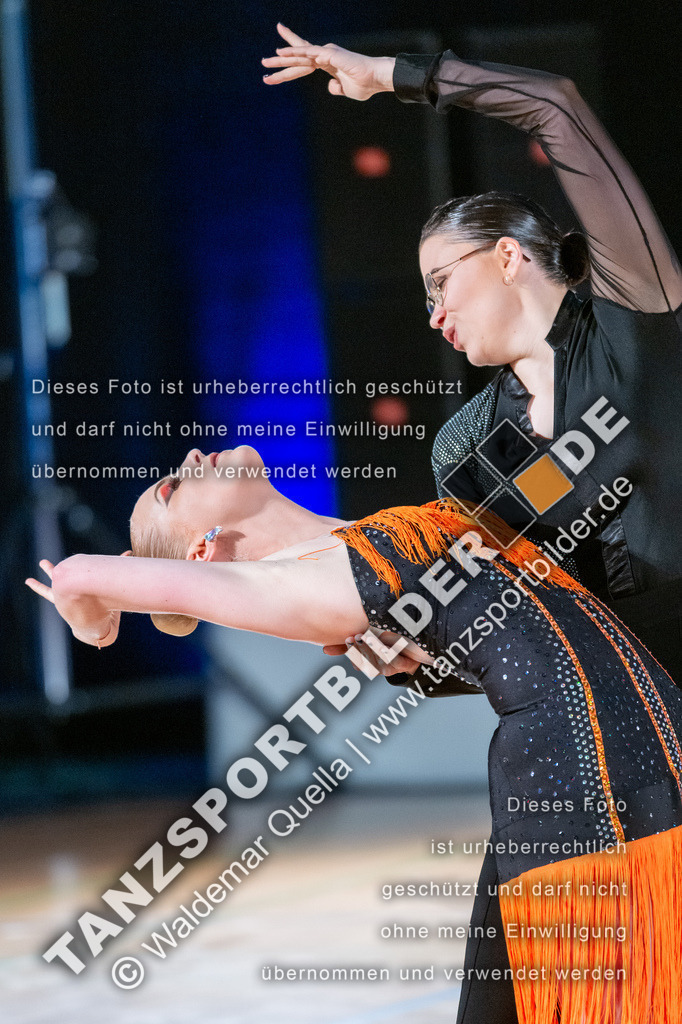 20250503-00900 | Hier finden Sie Tanz Bilder vom Latein und Standard Formationen tanzen. Sportbilder vom Tanzsport. Schöne Fotos und von Weltmeisterschaft, Europameisterschaft, Bundesliga, Regionalliga, Oberliga und Landesliga sowie von GOC Stuttgart, DanceComp, WM Bremen