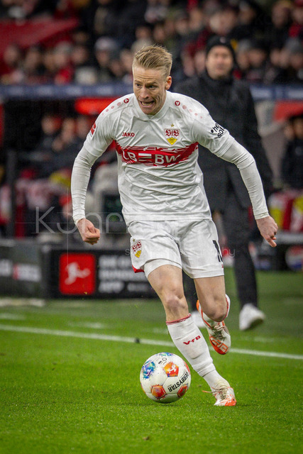 German Bundesliga, Bayer 04 Leverkusen vs. VfB Stuttgart, 10.01.2026 | LEVERKUSEN, GERMANY - JANUARY 10:  Chris Führich (Fuhrich, Fuehrich / VfB Stuttgart, 10) during the German Bundesliga match on gameday 16 between Bayer 04 Leverkusen vs. VfB Stuttgart at BayArena on January 10, 2026 in Leverkusen, Germany. DFL REGULATIONS PROHIBIT ANY USE OF PHOTOGRAPHS AS IMAGE SEQUENCES AND/OR QUASI-VIDEO.