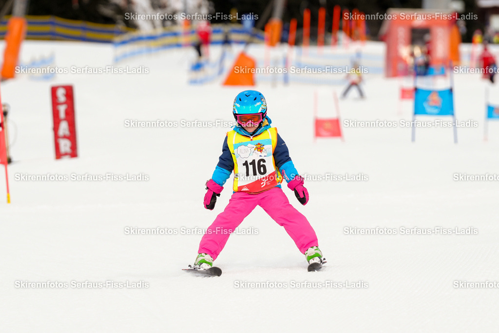 SRF_02.01.2026_0049 | Skirennfotos,Serfaus,Fiss,Ladis,Kinderskirennen,Winter,Tirol,Oberland,skirace,SFL,feelfree,weil wir's genießen,ski,Ski,skifahren,Sonnenplateau, - Realisiert mit Pictrs.com